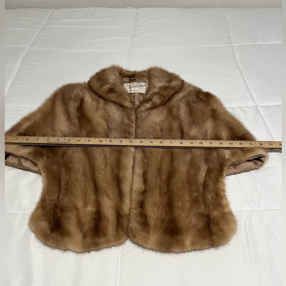 Vintage Canadian Fur co. Pittsburg PA. wrap coat Golden tan jacket cape. Size S - Picture 4 of 12